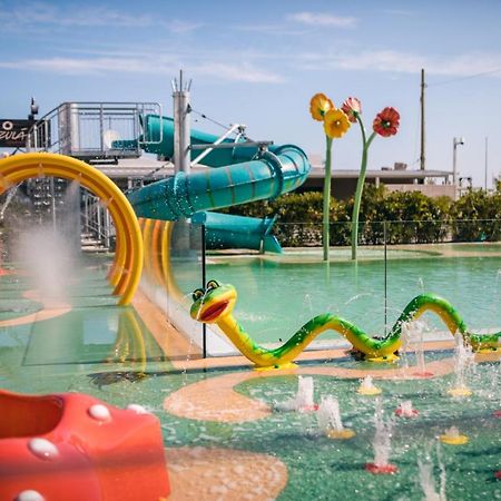 Trevi Family Resort Cattolica Exteriör bild