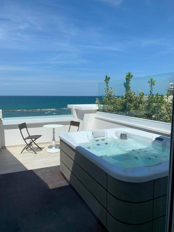 Trevi Family Resort Cattolica Exteriör bild