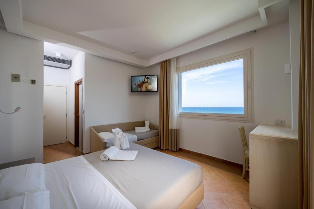 Trevi Family Resort Cattolica Exteriör bild