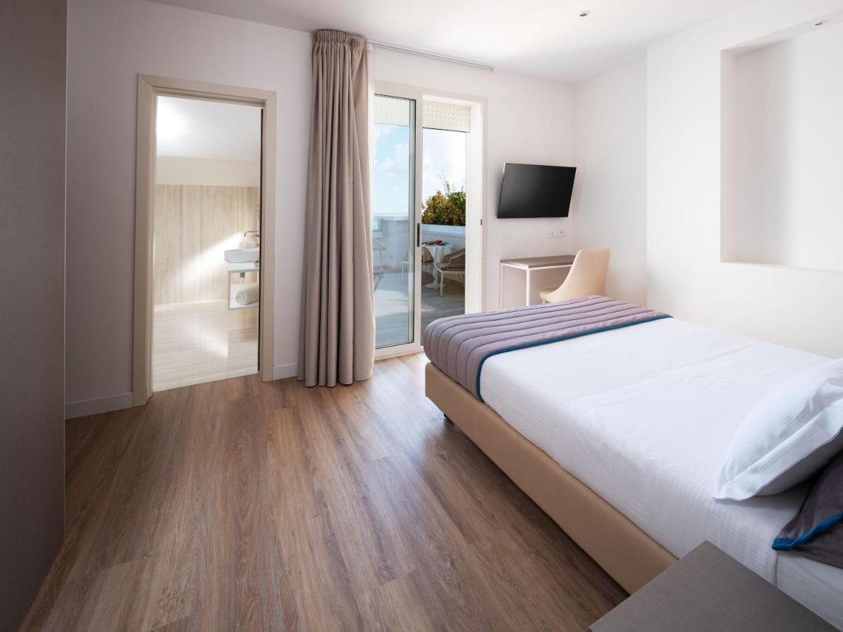 Trevi Family Resort Cattolica Exteriör bild