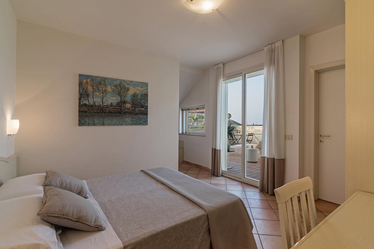 Trevi Family Resort Cattolica Exteriör bild