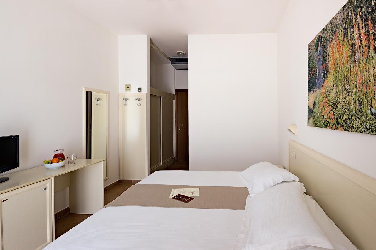 Trevi Family Resort Cattolica Exteriör bild